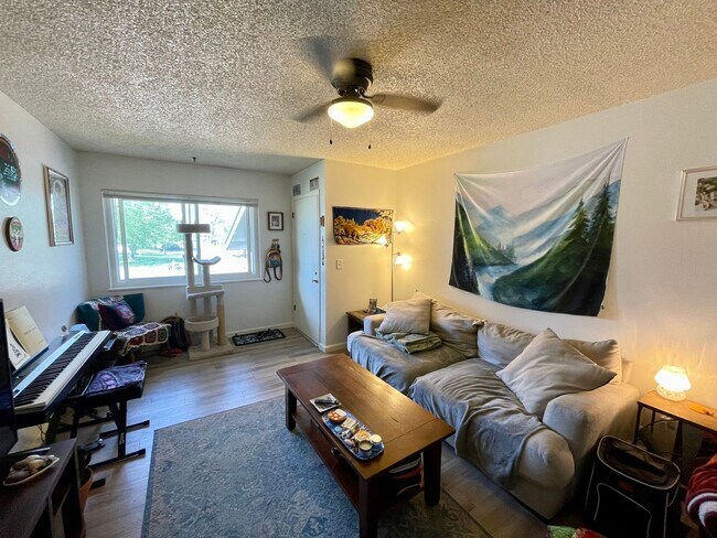 Foto del interior - 833 Elm St
