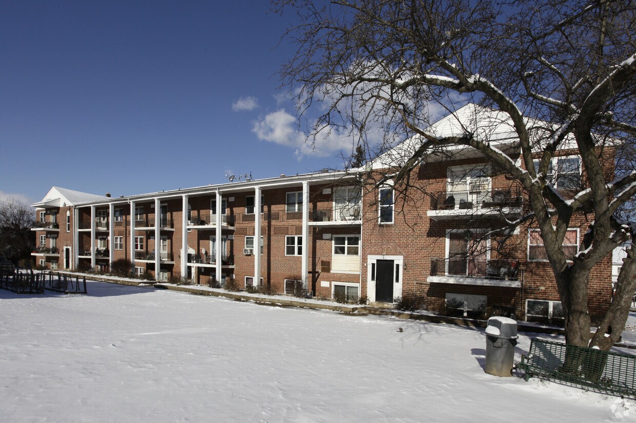Exterior - 708 Lafayette St