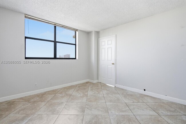 Building Photo - 290 174th St