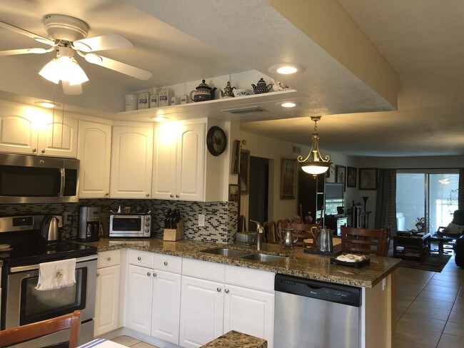 Foto del edificio - 2902  Victoria Circle J3