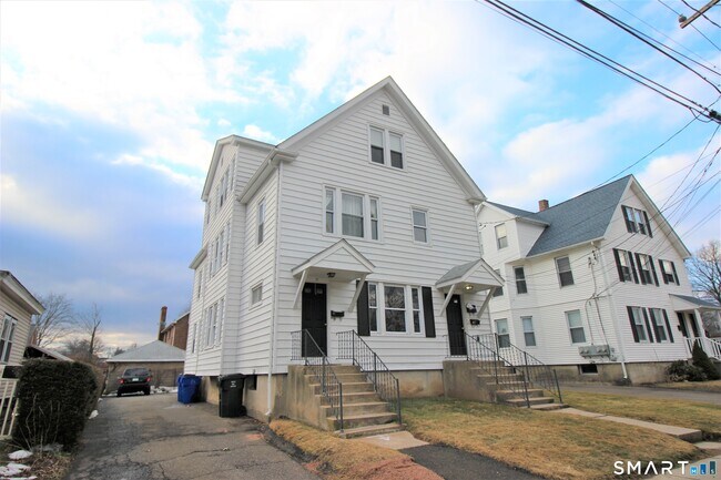 Foto del edificio - 19 Nesbit Ave