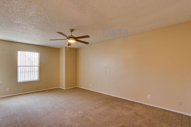 Building Photo - 1 bedroom in SAN ANTONIO TX 78240