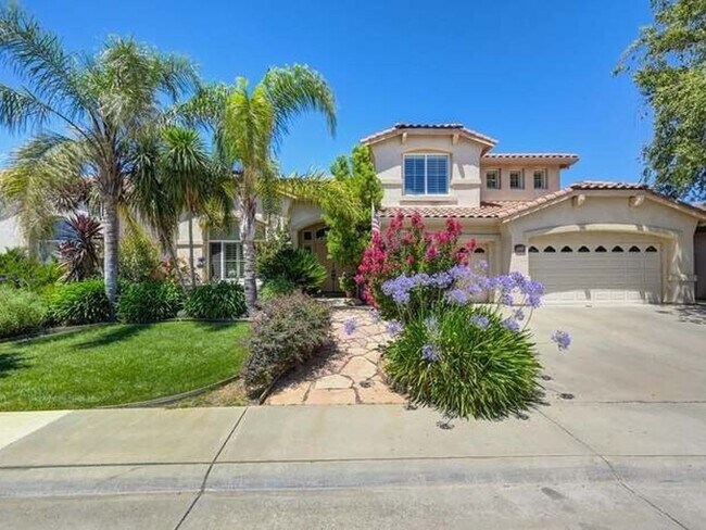 Foto del edificio - 5 Bedroom Single Family Home in Sacramento