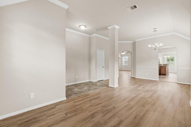 Building Photo - 13091 Skyline Dr
