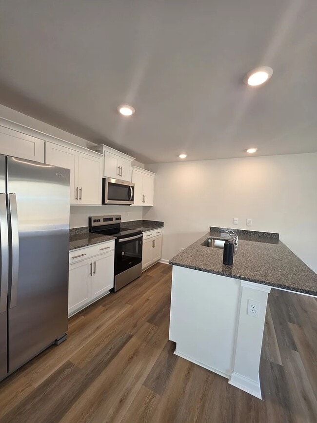 Building Photo - 5131 Hyrule Dr