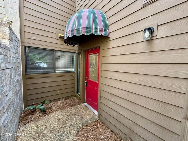 Foto del edificio - 300 Cherry St