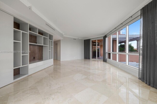 Foto del edificio - 10 Edgewater Dr