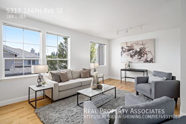 Building Photo - Lakemont View Townhome | 3 Bedroom + Bonus...