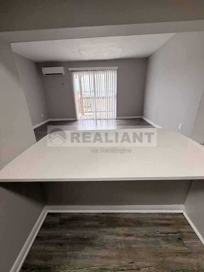 Foto del edificio - 2082 Fairmont Ct