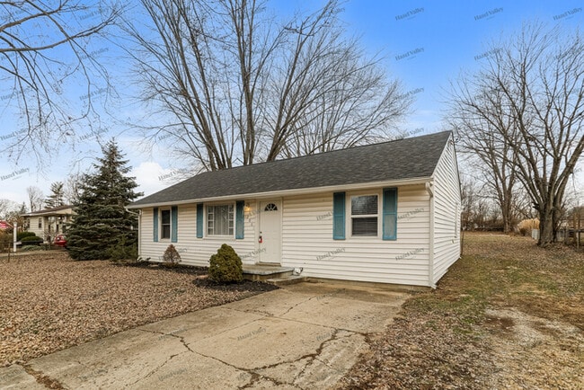 Building Photo - 2001 Wellington Rd