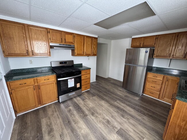 Building Photo - 1109 E Philadelphia St