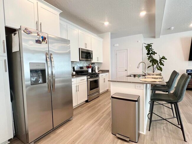 Foto del edificio - 919 W Lucky Clover Dr