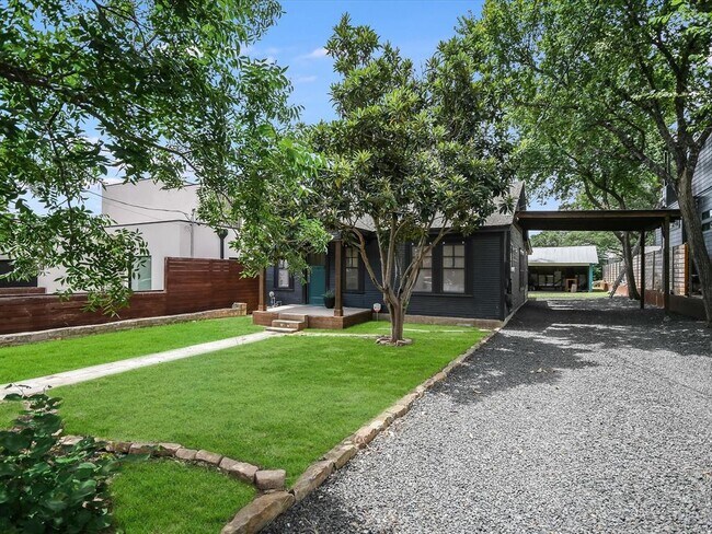 Foto del edificio - 807 W Live Oak St