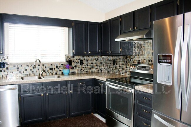 Foto del edificio - 1484 Columbine Dr
