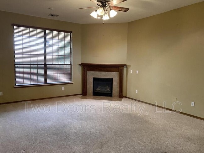 Photo - 636 SW 159th St House