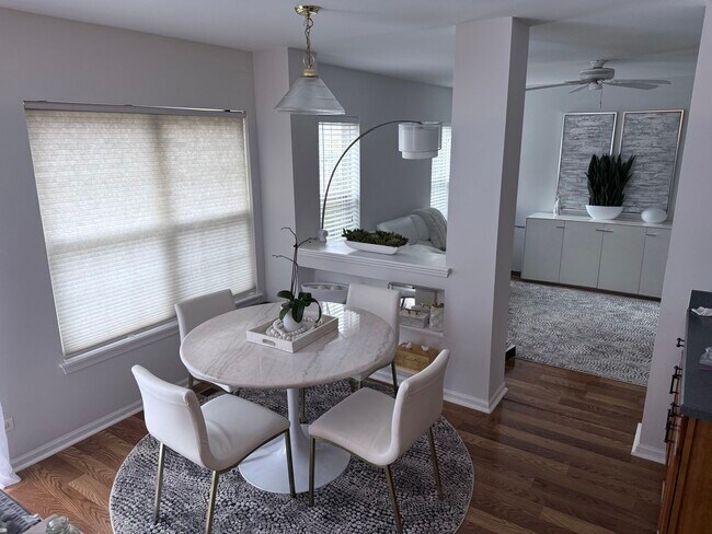 Foto del edificio - 2727 Borkshire Ln