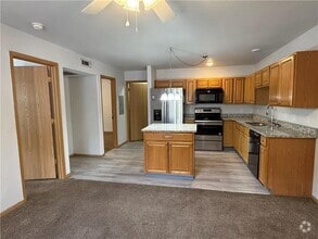 Building Photo - 8148 Randall Ln