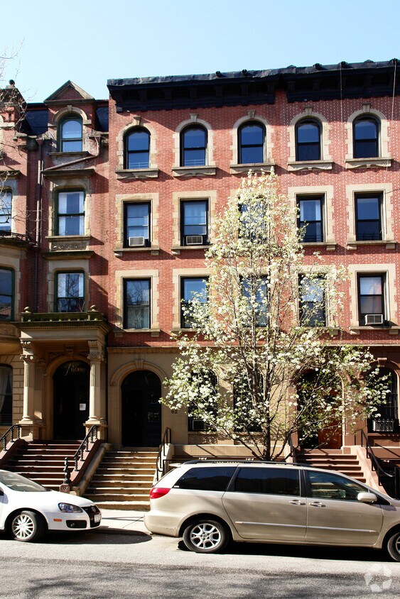 Primary Photo - 62 W 83rd St
