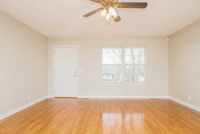 Building Photo - 1112 Skipton Dr