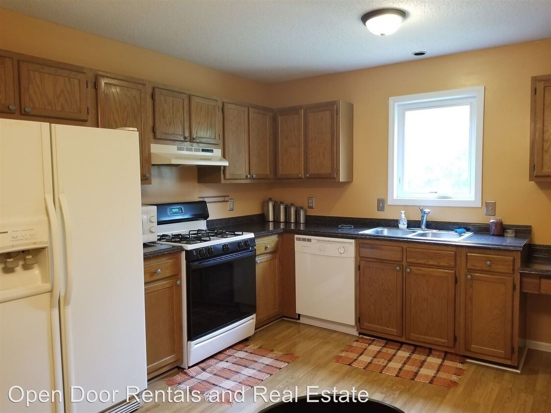 Primary Photo - 4 br, 2 bath House - 1429 Fall Creek Drive