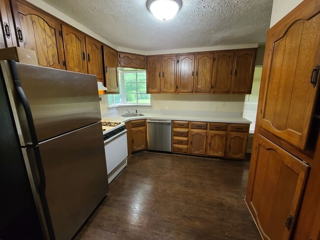 Building Photo - Great 3/2 Single Family Home in Casa Linda