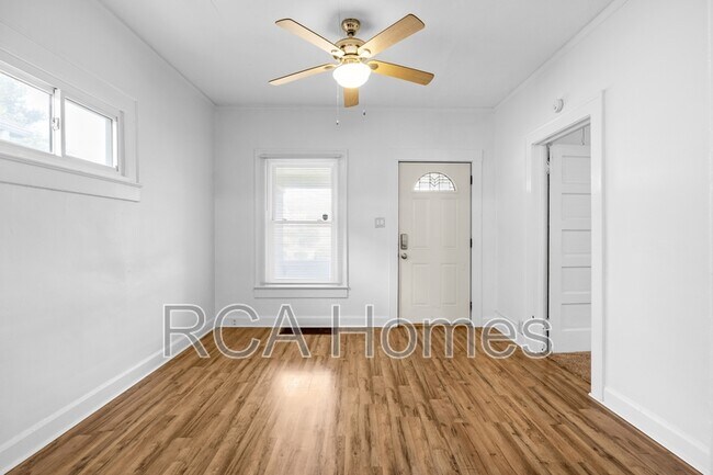 Building Photo - 901 N Linwood Ave