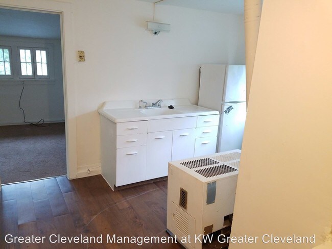 Building Photo - 1619 Hillcrest Rd