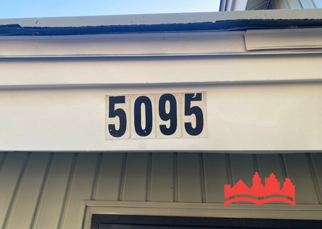Foto del edificio - 5095 Corkwood Dr