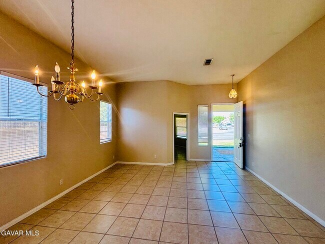 Foto del edificio - 42309 Portland Ln