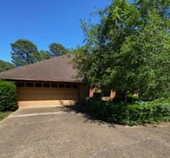 Building Photo - 3708 Lake Vista Cir