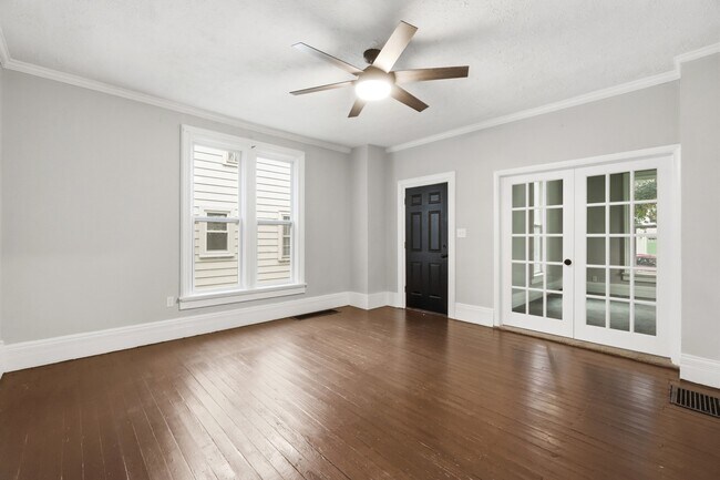 Foto del edificio - 334 W 9th St