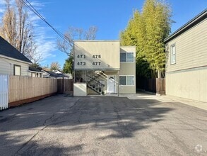 Building Photo - 473-473 Cross St