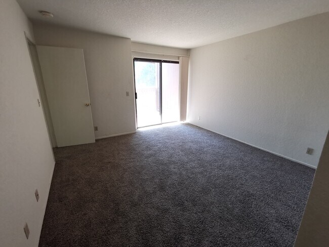 Foto del edificio - Shadowbrook Apartments