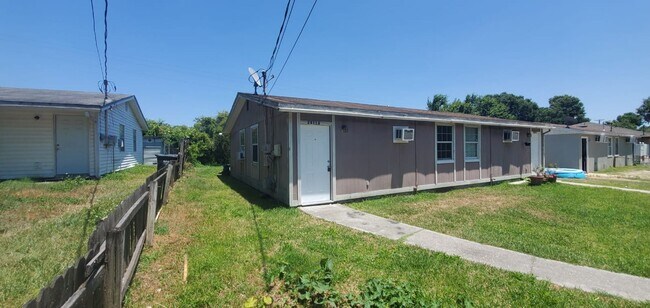Foto del edificio - 2811 Anthony St