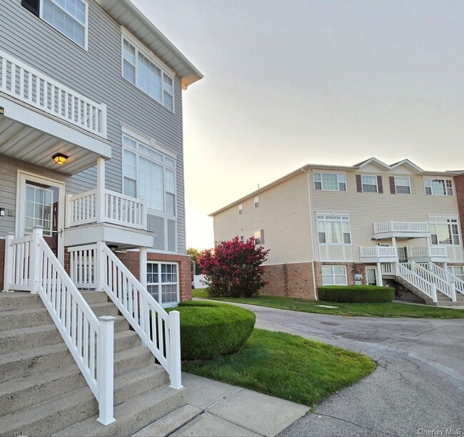Building Photo - 163 Surf Dr