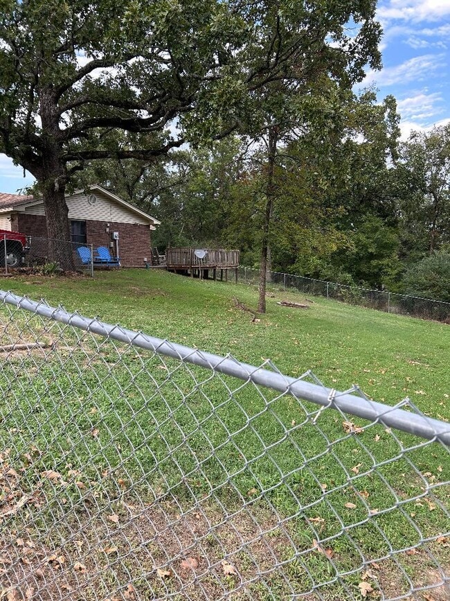 Building Photo - 614 Highland Ave