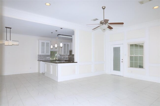 Building Photo - 131 Silverbell Cir
