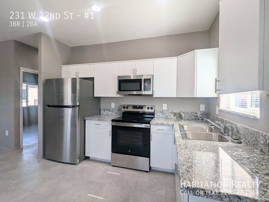Foto principal - 231 W 22nd St