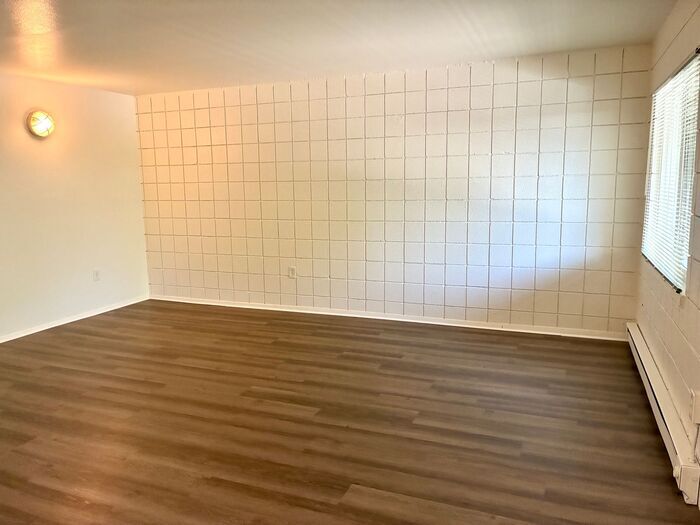Foto principal - 1 Bed 1 Bath Apartment Near City Park!