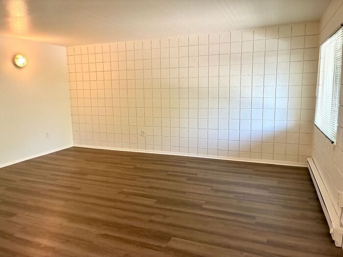 Primary Photo - 1 Bed 1 Bath Apartment Near City Park!