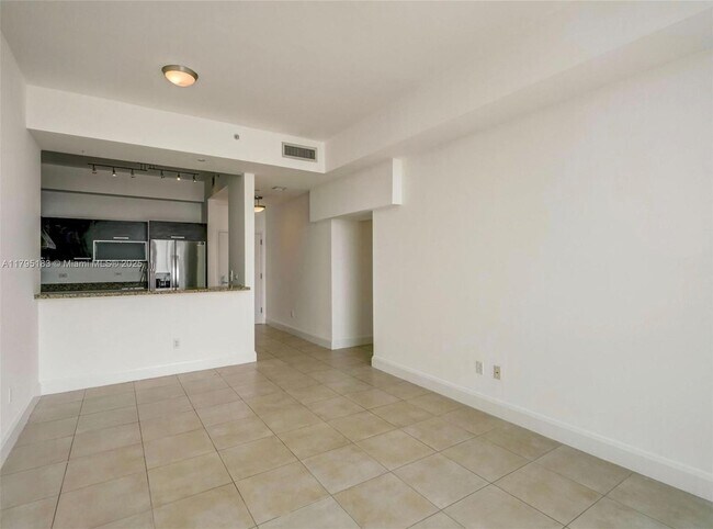 Building Photo - 2525 SW 3rd Ave
