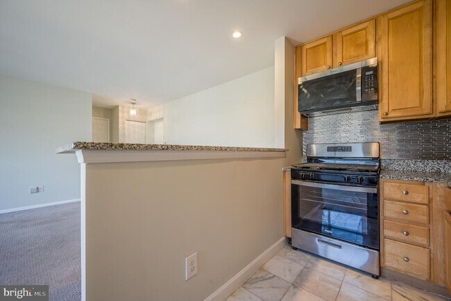 Building Photo - 6141 Leesburg Pike