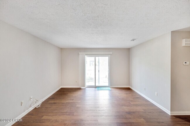 Building Photo - 7125 N Lagoon Dr