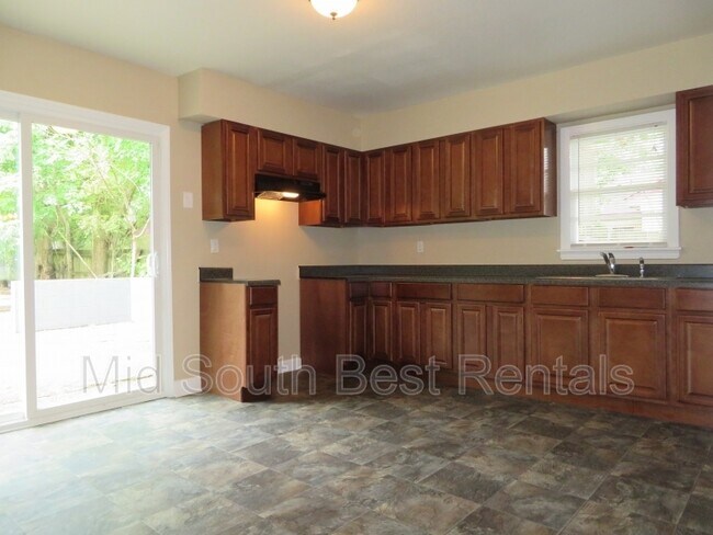 Foto del edificio - 1989 St Elmo Ave