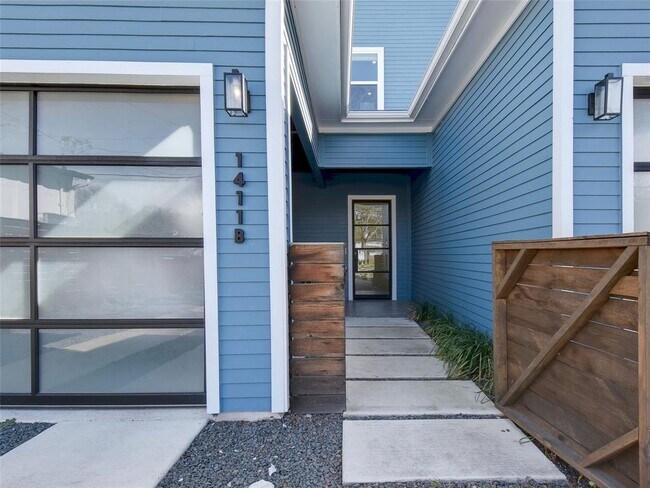 Foto del edificio - 1411 Cometa St