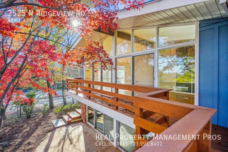 Primary Photo - Stunning, Stylish Mid Century Modern in Po...