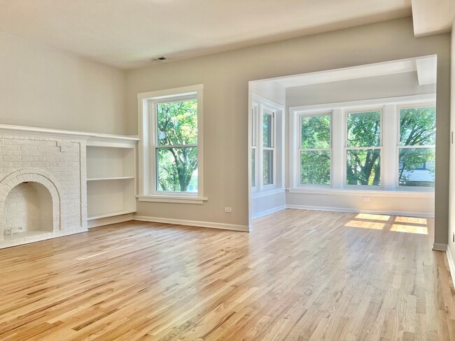 Building Photo - 4830 N Saint Louis Ave