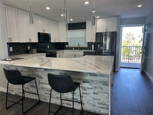 Building Photo - 300 64th Ave