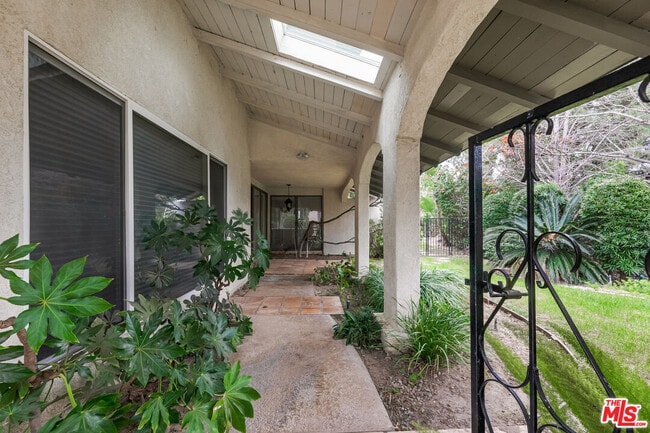 Foto del edificio - 11040 Salt Lake Ave