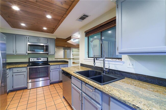Building Photo - 8200 Neely Dr